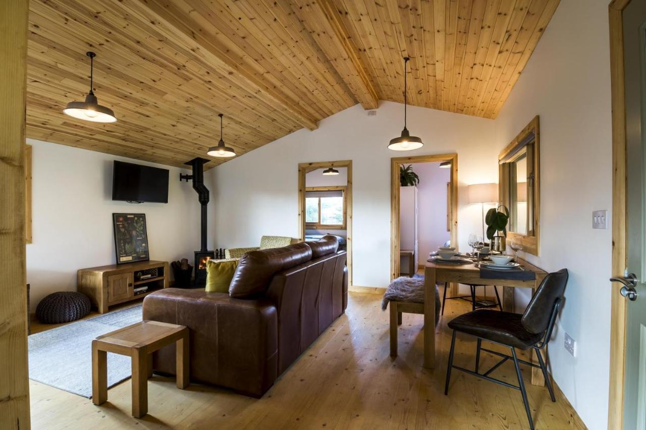 Fern Lodge - 2 Bedroom Log Cabin - Saint Florence - Tenby Exterior photo